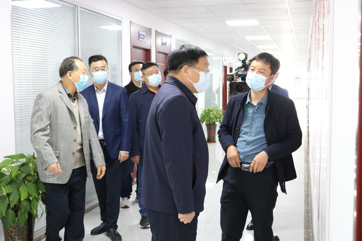張冬云在安徽省食品行業(yè)協(xié)會(huì)、安徽國(guó)科檢測(cè)進(jìn)行工作調(diào)研