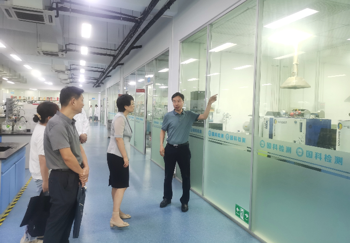 合肥市政協副主席 工商聯主席姚亞妹參觀國科檢測實驗室